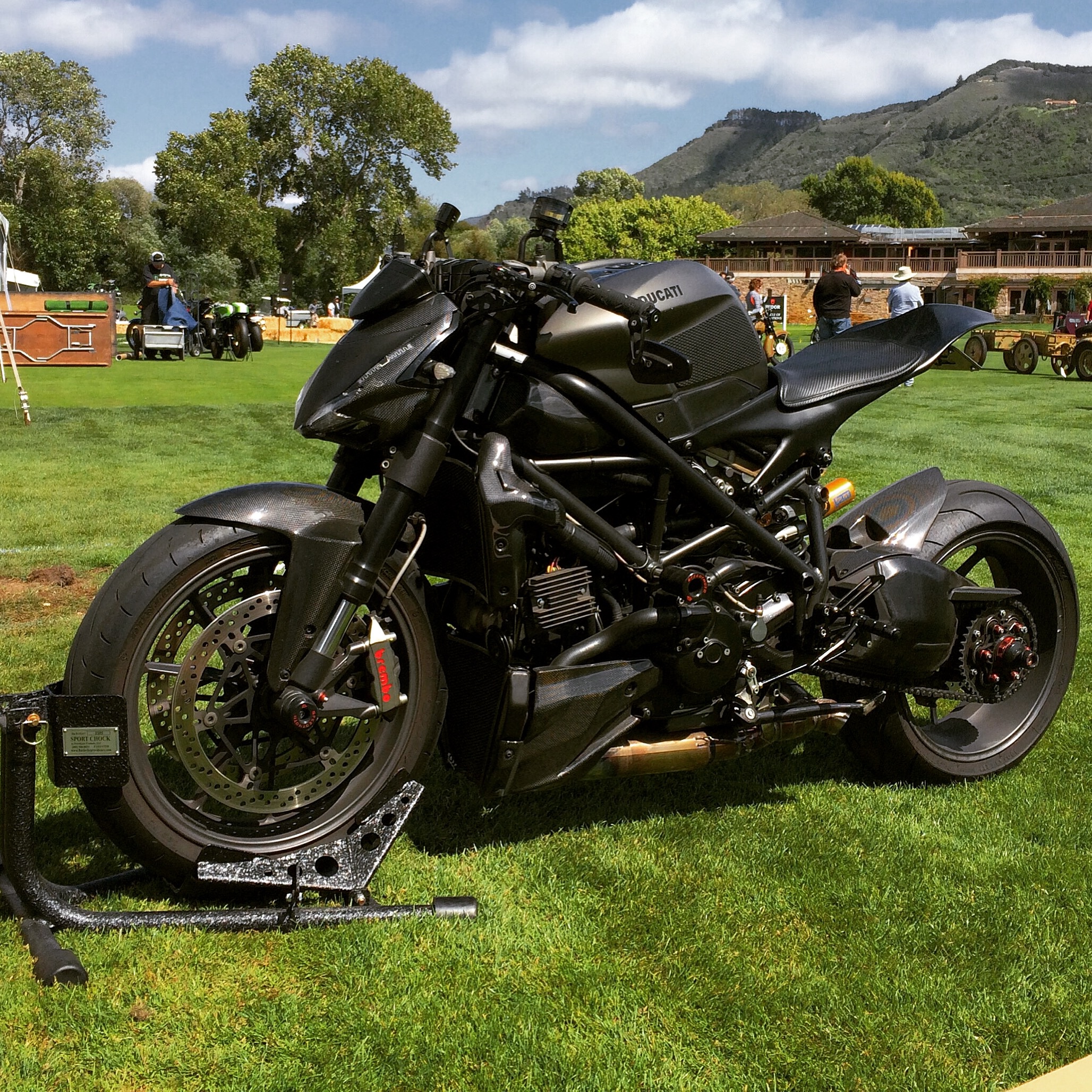 2010 Ducati Streetfighter photo 130